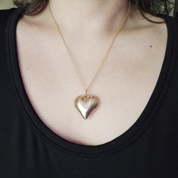 Jewelry - Vintage Gold Heart Necklace